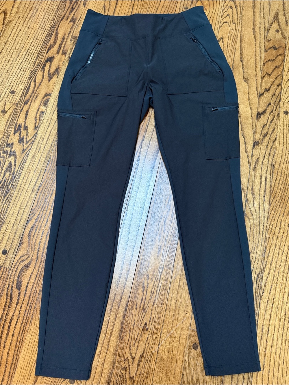 Athleta sz10 Black Cargo Performance Pants Joggers zip pkts travel hiking fitted